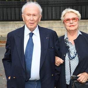 Exclusif -  Philippe Bouvard et sa femme Colette - Arrivées à l'enregistrement de l'émission "Vivement Dimanche" au Studio Gabriel à Paris, diffusée le 9 octobre 2022 sur France 3.
Paris le 5 octobre 2022.

© Giancarlo Gorassini / Bestimage