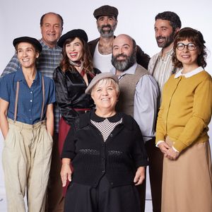 Exclusif - No Web - Prix Spécial - Mimie Mathy, Benjamin Gauthier, Yann Papin, Alexandra Chouraqui, Christophe Canard, Jean Leduc, Emmanuelle Michelet et Laetitia Vercken - Studio - Enregistrement de l'émission "La Fine Equipe : Le retour!" à Paris, diffusée le 14 janvier sur France 2. Le 3 novembre 2022
© Cyril Moreau-Tiziano Da Silva / Bestimage

SAMEDI 14 JANVIER 2023 A 21H10

LA FINE ÉQUIPE
LE RETOUR !

Productions
Carson Prod
13-34 Productions  
 Franck Saurat


Ecrit par
Pierre Palmade 

Réalisation
Julien Bloch

Après le lancement réussi du premier numéro en juin dernier, La Fine Équipe, la nouvelle création de France télévisions, revient sur France 2 pour débuter l’année sous le signe de l’humour, de la comédie et de la musique !

Orchestré par Pierre Palmade, ce divertissement original crée une nouvelle fois l’événement en réunissant une nouvelle équipe constituée de plusieurs générations d’artistes autour de sketchs inédits et de tableaux musicaux étonnants, conçus spécialement pour l’occasion !

Aux côtés de Pierre Palmade, une quarantaine d’artistes d’exception ont accepté de jouer le jeu parmi lesquels : Laurent Gerra, Michèle Bernier, Arnaud Ducret, Isabelle Nanty, Mimie Mathy, Claudio Capéo, Paul Mirabel, Isabelle Boulay, Élie Semoun, Tristan Lopin, Jenifer, Michel Fau, Claire Nadeau, Tom Villa, Sylvie Testud, Baptiste Lecaplain, Amir, Alex Lutz, Chantal Ladesou, Hélène Ségara, Olivier Sitruk, Robert Charlebois, Arielle Dombasle, Olivier De Benoist, Garou, Régis Laspalès, Patrick Fiori et beaucoup d’autres.

Dans des décors créés sur mesure, tous ces artistes formeront des duos ou des trios inédits pour interpréter des sketchs hilarants : des parodies de série TV (« Les Drôles de Dames », « Columbo », « Starsky et Hutch »), des sketchs autour de personnages célèbres (Marilyn Monroe et John Kennedy, Adam et Ève, Marie et Jésus), des nouvelles versions de sketchs mythiques (« Le colonel » de Pierre Palmade, « Le bottin » de Sylvie Joly) et beaucoup d’autres surprises…

Côté musique, des artistes de variétés seront projetés dans des tableaux musicaux spectaculaires à la rencontre des plus grandes figures de la chanson française…

La Fine Équipe, c’est le défi fou que s’est lancé Pierre Palmade avec ce casting prestigieux. Rire, générosité, bonne humeur et complicité, seront plus que jamais les maitres mots de cette soirée inédite.