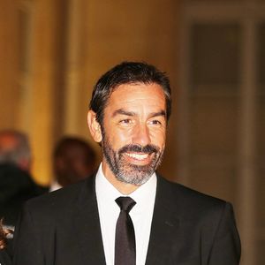 Robert Pirès et sa femme Jessica - Arrivées au dîner des 50 ans du Variétés club de France au palais de l'Elysée à Paris le 14 octobre 2021.

© Panoramic / Bestimage