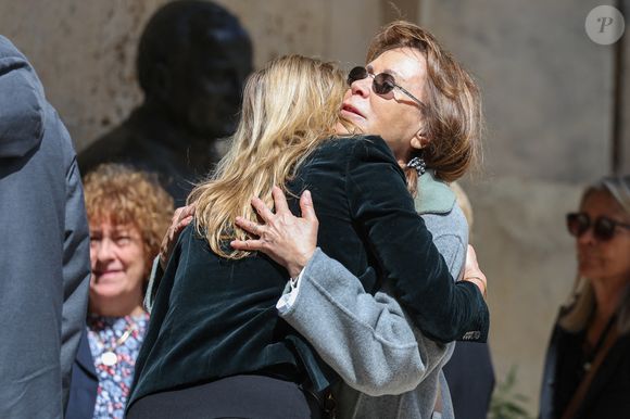 Sarah Poniatowski (Lavoine) - Arrivées aux obsèques du prince Jean-Stanislas Poniatowski dans l'Eglise polonaise à Paris, France, le 29 avril 2024. 

© Jacovides-Moreau/Bestimage