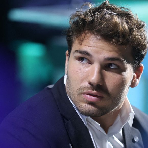 Antoine Dupont a décidé de donner un coup de pied dans la fourmilière en dénonçant une règle qui nuirait grandement à sa vie professionnelle.

Exclusif - Antoine Dupont assiste à la Conférence de Presse sur le renouvellement du partenariat entre PEUGEOT et le STADE TOULOUSAIN à Paris, France. Photo by Jerome Domine/ABACAPRESS.COM