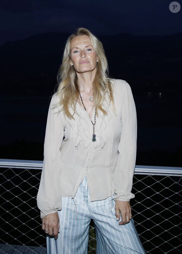 Exclusif - Estelle Lefébure lors du dîner au Restaurant Lamartine lors de la 2ème édition du Festival du Cinéma Français et Gastronomie d'Aix-les-Bains le 8 juin 2023.
© Denis Guignebourg / Bestimage