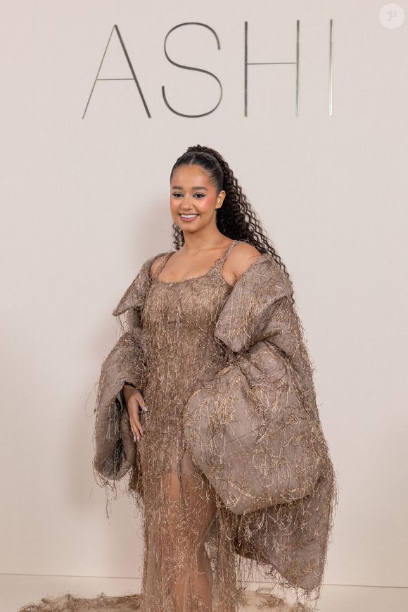 Lena Mahfouf (Lena Situations) au photocall du défilé Ashi Studio Collection Haute Couture Printemps/Ete 2026 lors de la Fashion Week de Paris (PFW), au Palais Brongniart, à Paris, France, le 29 janvier 2026. © Jeremy Melloul/Bestimage