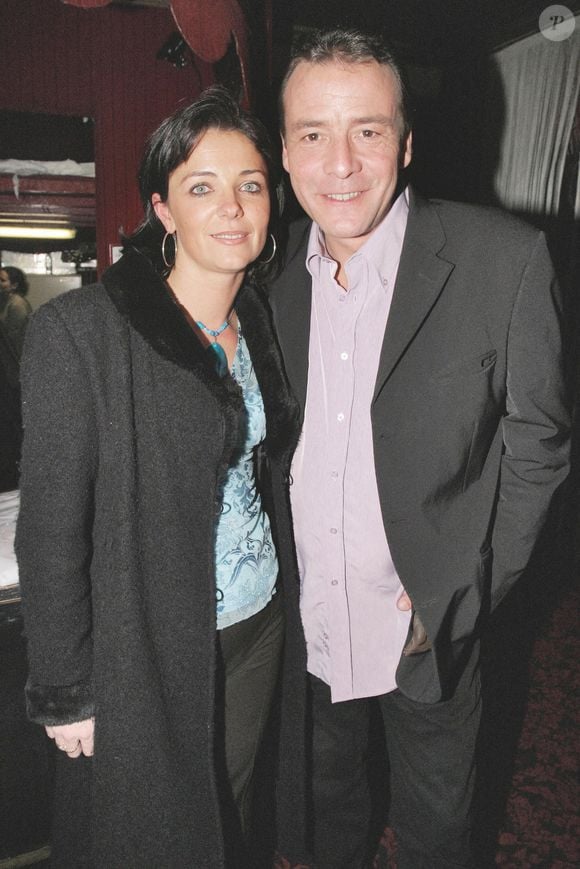 L'acteur français Pascal Brunner (dans la pièce Columbo) pose avec sa femme lors d'une soirée pour le nouveau DVD Columbo (Polygram) au Club 'Le Milliardaire' à Paris, France, le 10 février 2005. Photo par Benoit Pinguet/ABACA.