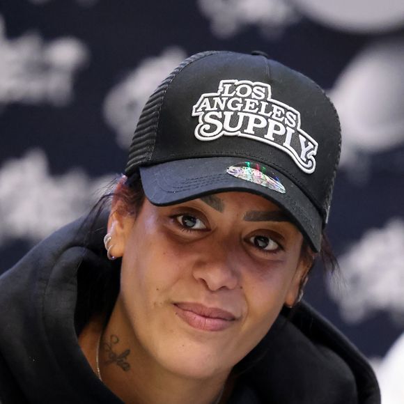 En novembre 2023, la chanteuse a perdu sa grand-mère.

Conférence de presse de la nouvelle édition du Foot-Concert à Lyon, le 11 Novembre 2024. 

Photo : Dominique Jacovides / Bestimage