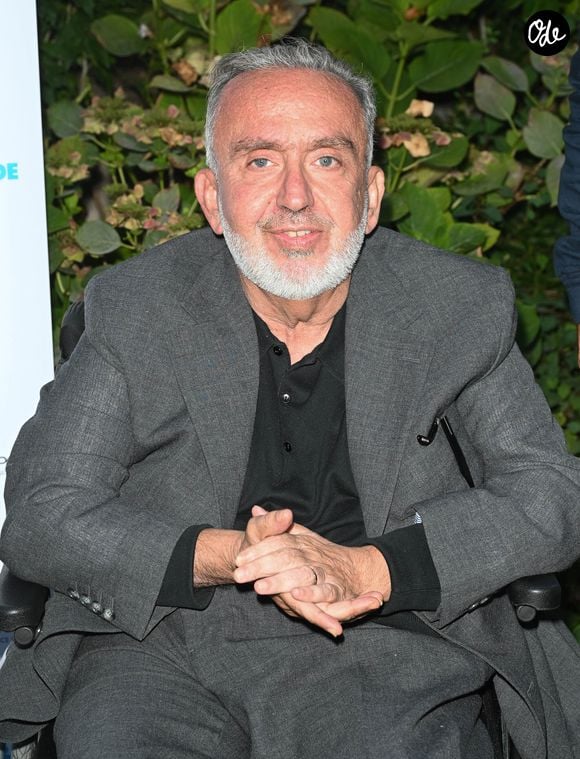 Malgré tout, il garde un attachement fort aux Nuls et à cette période.

Dominique Farrugia - 1er Cocktail des nommés du Festival de la fiction de La Rochelle dans l’hôtel particulier de la SACD à Paris le 1er septembre 2022. © Coadic Guirec/Bestimage