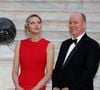 Une décoration prestigieuse qui montre à quel point les deux pays sont très unis.
Le prince Albert II de Monaco, La princesse Charlène de Monaco arrivant au dîner d'état en l'honneur de la visite du couple présidentiel français au palais princier à Monaco le 7 juin 2025.
© Dominique Jacovides / Bestimage