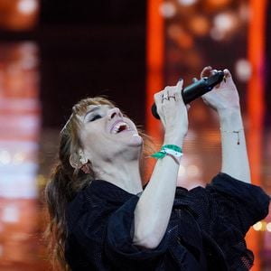 Zaz lors de la soirée de lancement de la 39ème édition du Téléthon sur France 3 aux Studios du Lendit à Saint-Denis, France, le 5 décembre 2025. © Anne-Sophie Guebey/Bestimage