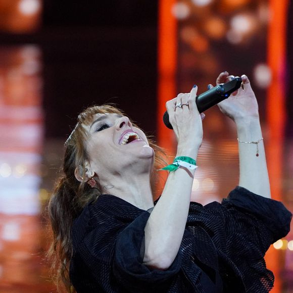 Zaz lors de la soirée de lancement de la 39ème édition du Téléthon sur France 3 aux Studios du Lendit à Saint-Denis, France, le 5 décembre 2025. © Anne-Sophie Guebey/Bestimage