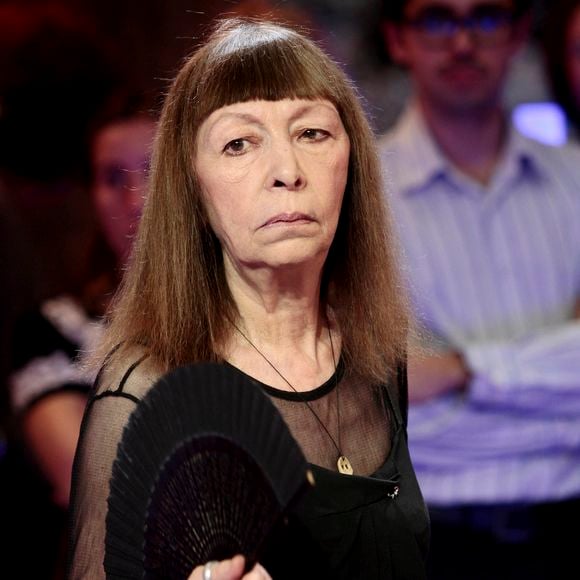 En France, à Paris, Brigitte Fontaine, sur le plateau de l'émission "Des mots de minuit : Minuit sont plus belles que vos jours" à la Gaieté Lyrique, lors de l'émission enregistrée à l'occasion des 20 ans de LA CASE, du CERCLE DE MINUIT et DES MOTS DE MINUIT. Le 3 octobre 2011. © Jean-Jacques Descamps via Bestimage