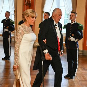 La Première dame de France, Brigitte Macron, et le roi Harald V avant le dîner au Palais présidentiel à l'occasion de la visite officielle du couple présidentiel français en Norvège, le 23 juin 2025. Photo de Firas Abdullah/ABACAPRESS.COM