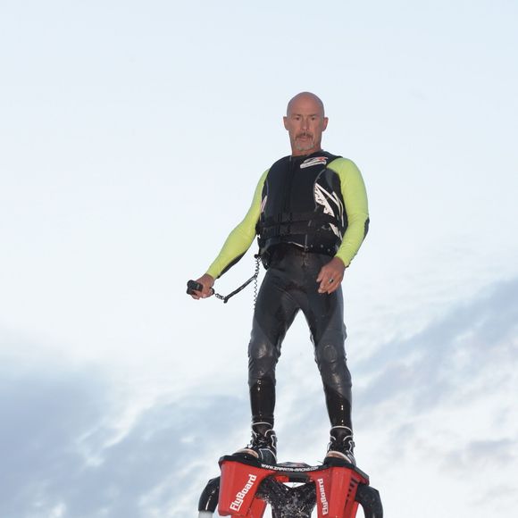 Vincent Lagaf' fait de l'hydrojet a Saint-Tropez, le 6 aout 2013.
