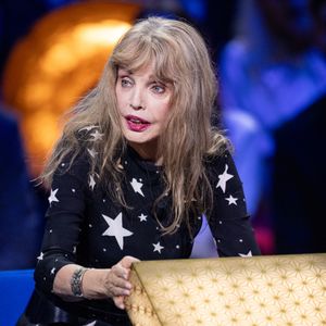 Exclusif - Arielle Dombasle lors de l'enregistrement de l'émission "La Boîte à secrets", présentée par F.Bollaert et diffusée le 16 octobre sur France 3, à Paris, France, le 29 septembre 2026. © Cyril Moreau/Bestimage