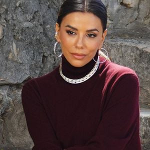 Exclusif - Eva Longoria est en shooting photo à Saint-Paul-de-Vence pour les bijoux APM le 24 mai 2026. Agence / Bestimage