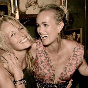 Exclusif - Laeticia Hallyday et Estelle Lefébure - Pour fêter en beauté les 10 ans du St Barth Family Festival, Carole Gruson (la grande prêtresse du restaurant cabaret burlesque "Le Ti' St Barth") a réuni une guest list de folie lors de la 2ème soirée du Family Festival avec Leo Lanvin comme DJ. Après avoir ouvert la saison en beauté avec l'anniversaire très "Fast & Furious" de leurs filles, les Hallyday ont enchaîné samedi soir au Ti' Saint Barth en feu pour le set de leur ami Léo Lanvin. Johnny Hallyday, acclamé par la foule, semblait très en forme malgré sa maladie et confirmait à ses amis une nouvelle tournée "Rock & Blues" pour 2018. Sa femme, Laeticia Hallyday a dansé jusqu'au bout de la nuit avec ses amies. © Xavier Merchet-Thau / Le Ti' Saint Barth / Bestimage