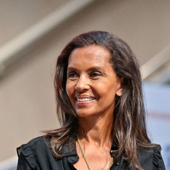 Si Karine Le Marchand aide les autres à trouver l'amour, pour le moment, elle semble être bien seule.

Karine Lemarchand lors de l'événement 'L' amour est tout près' visant à réunir les agriculteurs et les chaînes de supermarchés à l'Hôtel de Région Sud à Marseille, France, le 30 avril 2025. Photo par Laurent Coust/ABACAPRESS.COM