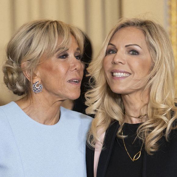 Brigitte Macron a tout de même participé à l'événement à distance, par le biais d'un appel vidéo.

Brigitte Macron et Laurence Auzière au palais de l'Élysée, le 6 mai 2024. 

Photo : Eliot Blondet / Pool / Bestimage