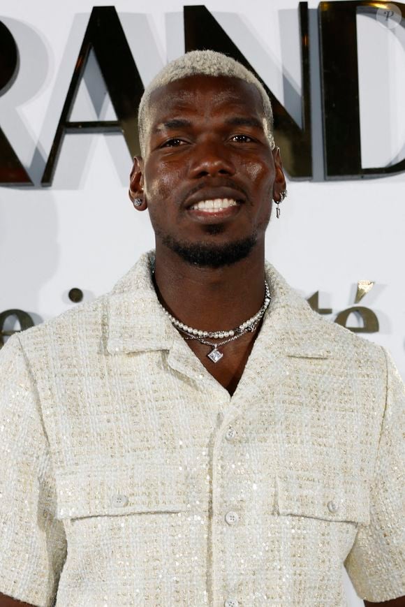 En 2022, le célèbre joueur de football a été victime d’extorsion en bande organisée et de tentative d’extorsion par sa propre famille avant d'être, l'année suivante, suspendu pour dopage alors qu’il jouait à la Juventus Turin.

Paul Pogba, Maria Zulay Pogba Salaues arrivent à l'Hôtel Carlton Beach pour assister au Grand Diner-Dadju avant le 78ème Festival de Cannes annuel le 17 mai 2025 à Cannes, France. Photo by Marco Piovanotto/ABACAPRESS.COM