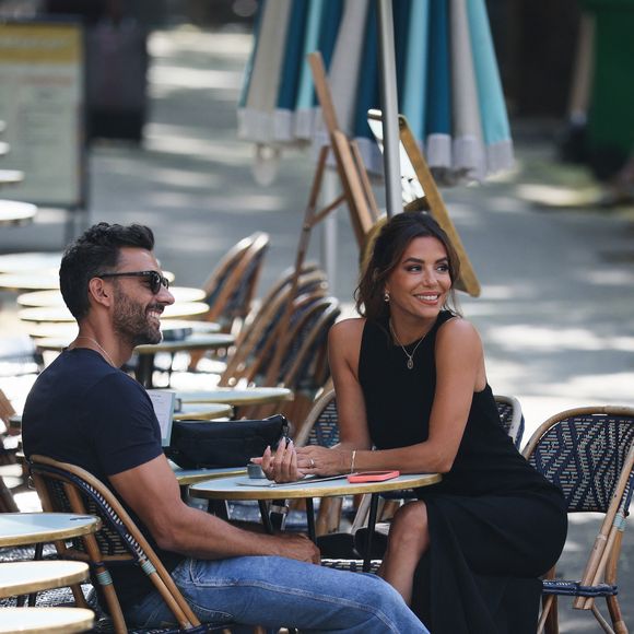 L’actrice, qui se décrit comme une grande francophile, considère la France comme un « deuxième chez-soi ».

L'actrice et réalisatrice Eva Longoria a été aperçue en tournage ce matin pour la série CNN "Searching for France" à La Parisienne, la célèbre boulangerie parisienne connue pour fournir les baguettes du palais présidentiel français. 

© Julien Sarkissian / Bestimage