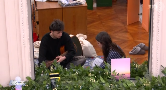 Star Academy : Jeanne ne supporte pas de voir Léo avec une autre élève qu'elle, elle lui fait une mise au point - capture d'écran TF1, Star Academy