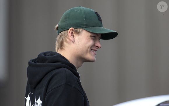 Son procès s'ouvrira le 3 février 2026 à Oslo. 

Marius Borg Høiby rentre chez lui à l'aéroport de Leknes, le 09 août 2020. Photo by Splash News/ABACAPRESS.COM