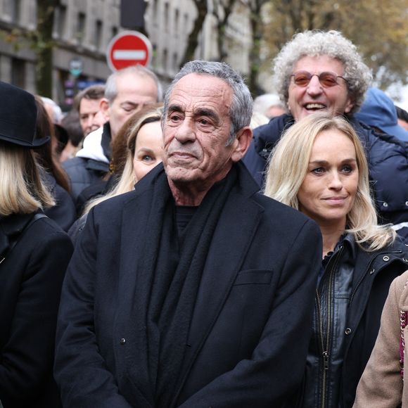 Il y a quelques jours, Thierry Ardisson a poussé son dernier souffle après plusieurs mois de combat dans le secret contre un cancer du foie.

Thierry Ardisson, Cécile de Menibus - Marche pour la République et contre l'antisémitisme à Paris.

© Denis Guignebourg  / Bestimage