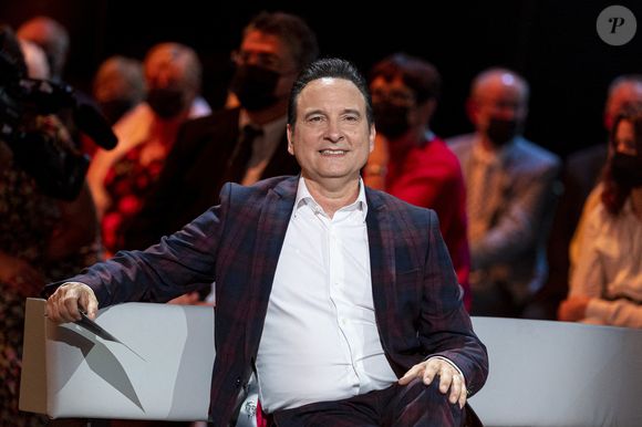 Exclusif - Jean-Marc Généreux - Enregistrement de l'émission "Spectaculaire" à Paris, diffusée le 15 janvier sur France 2. 
Spectaculaire, le grand show familial qui réunit sur scène les meilleurs numéros issus de toutes les disciplines du spectacle.

Orchestré par C. Féraud et J.M Généreux, ce nouveau numéro met à l’honneur des artistes prestigieux venus du monde entier, des performances exceptionnelles avec notamment des numéros inédits :  roller acrobatique, cerceau aérien, Roue Cyr enflammée… Il y en aura pour tous les goûts !

Autour de C. Féraud et J.M Généreux, 4 invités viendront découvrir le meilleur du spectacle vivant. A cette occasion, dans la bonne humeur, ils joueront tout au long de la soirée au profit de l’association « Aviation sans frontières » en répondant à des questions liées aux numéros, aux artistes ou à leur univers. Ils tenteront ainsi de cumuler des gains pour l’association. 

Spectaculaire propose aux téléspectateurs d’assister à un show exceptionnel alors ouvrez grand vos yeux !
© Pierre Perusseau / Bestimage