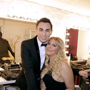 Ce choix n'avait rien d'un hasard. Jordan De Luxe avait confié que Loana ne souhaitait que l'on ne retienne d'elle que cette image de pur bonheur. C'est chose faîte.

Exclusif - Jordan de Luxe et Loana Petrucciani lors de l'enregistrement de l'émission "Chez Jordan" à Paris. Le 26 octobre 2022.

© Cédric Perrin / Bestimage