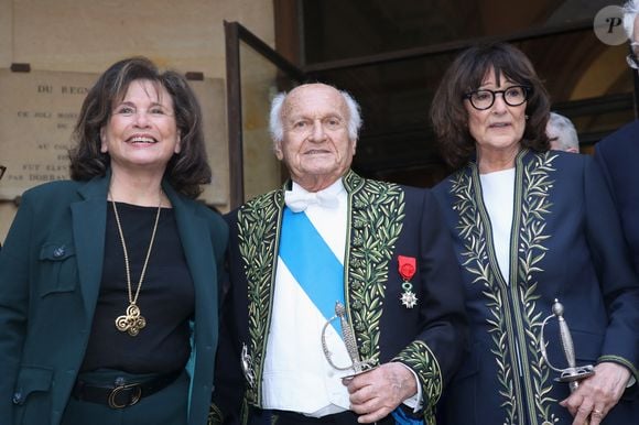 Dans cette même interview, Anne Sinclair évoquait par ailleurs le drame que son compagnon Pierre Nora avait vécu, lui aussi, de son côté : la perte de Françoise Cachin, à qui il a été marié entre 1964 et 1976, et dont il était resté très proche.

Anne Sinclair et son compagnon Pierre Nora, Sylviane Agacinski - Réception de Sylviane Agacinski à l'Académie Française à Paris le 14 mars 2024. © Bertrand Rindoff / Bestimage