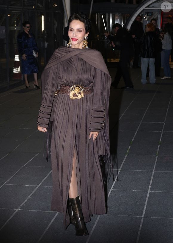 Farida Khelfa au défilé Schiaparelli Collection Femme Prêt-à-Porter Printemps/Eté 2026 lors de la Fashion Week à Paris. 

Photo : Denis Guignebourg / Bestimage