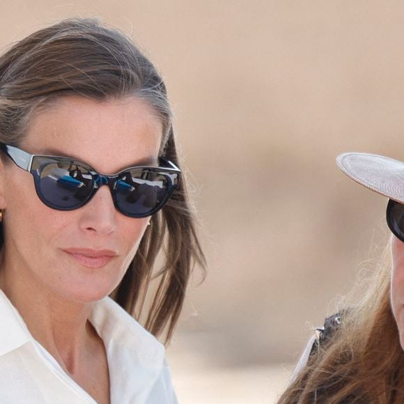 La reine Letizia visite le musée de Louxor à l'occasion de sa visite d'État en Égypte, à Louxor, Égypte, le 19 septembre 2025. © GTres/ABACA