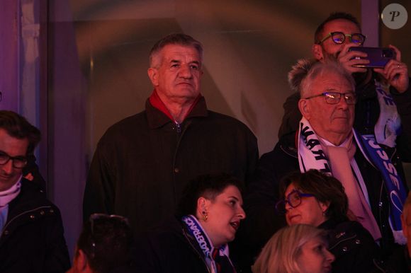 Jean Lassalle en tribunes lors du match du Tournoi des Six Nations opposant la France à l'Écosse (35-16) au Stade de France à Saint-Denis, Seine Saint-Denis, France, le 15 mars 2025. © Christian Liewig/Bestimage
