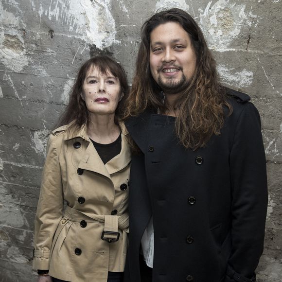 Exclusif - Bambou et son fils Lulu Gainsbourg à l'exposition itinérante Burberry "Here we are" dans les anciens locaux du journal Libération à Paris en marge des collections Haute-Couture printemps-été 2018 le 24 janvier 2018. 
© Olivier Borde / Bestimage
