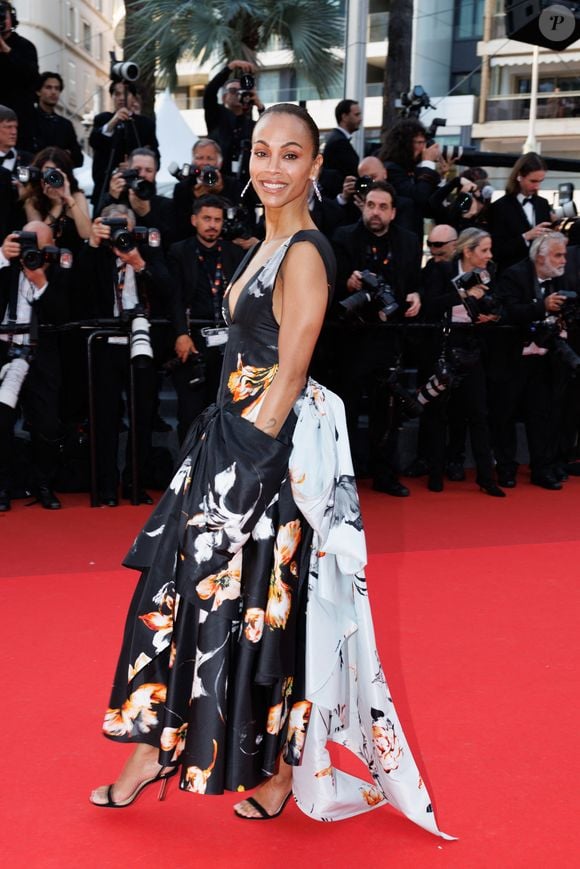 Zoe Saldana - Montée des marches pour la cérémonie de clôture du 79ème Festival International du Film de Cannes, le 23 mai 2026. © Jacovides-Moreau / Bestimage