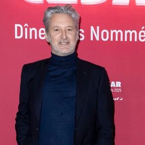 Antoine de Caunes - Photocall du dîner des nommés 2025 pour la cérémonie des Cesar au Fouquet's à Paris le 10 février 2025 © Olivier Borde /Bestimage
