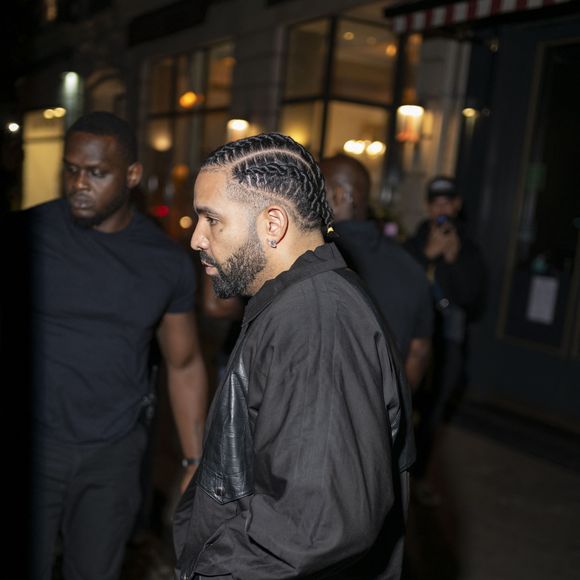Drake sort du restaurant Giusé Trattoria à Paris le 8 septembre 2025.

© Yehiel Chekroune / Bestimage