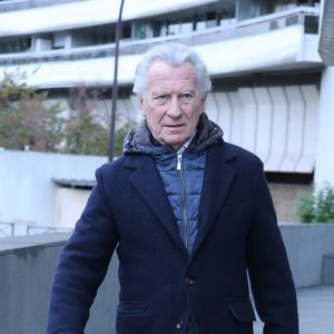 "Il ne s’est pas senti trop mal, il est venu, revenu, revenu, et le mode a changé entre nous"

William Leymergie - Célébrités se rendent aux studios de Europe 1 à Paris le 19 Novembre 2025.

Photo : Agence / Bestimage