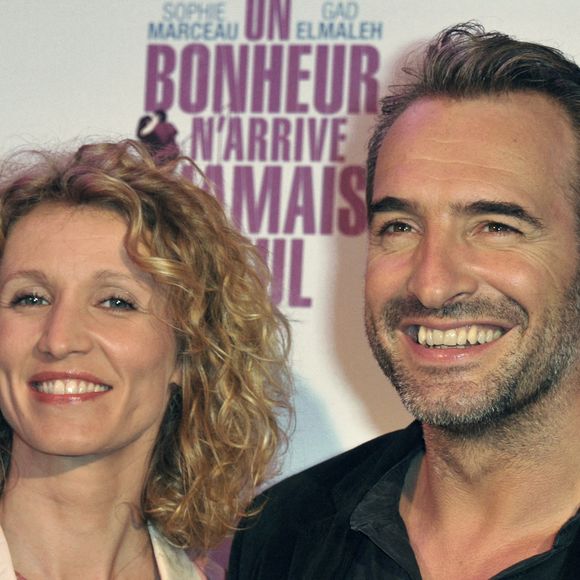 Alexandra Lamy et Jean Dujardin ont été mariés.

Les acteurs français Alexandra Lamy et Jean Dujardin assistent à la première de 'Un bonheur n'arrive jamais seul' au Gaumont Marignan sur les Champs-Elysées. Photo by ABACAPRESS.COM