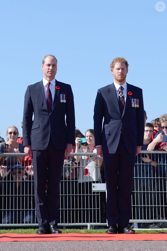 Le prince William et le Prince Harry lors des commémorations des 100 ans de la bataille de Vimy, le 9 avril 2017. @Aurore Marechal / Pool / Bestimage