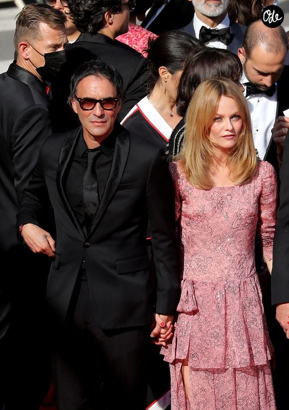 Vanessa Paradis,  Samuel Benchetrit (réalisateur) - Montée des marches du film « De son vivant » lors du 74ème Festival International du Film de Cannes. Le 10 juillet 2021
© Borde-Jacovides-Moreau / Bestimage