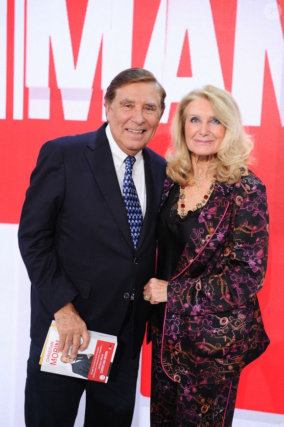 Au programme, Jean-Pierre Foucault en invité, avec sa compagne de longue date Evelyne Jarre.

Exclusif - Jean-Pierre Foucault et sa compagne Evelyne Jarre lors de l'enregistrement de l'émission Vivement dimanche  au studio Rive Gauche, présentée par M.Drucker et diffusée sur France 3 le 11 mai 2025, à Paris, France, le 5 mai 2025. © Guillaume Gaffiot/Bestimage