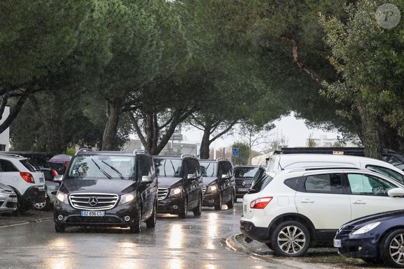 suspecté d’avoir donné la mort à Leslie et Kevin la nuit du 26 novembre 2022, près de Niort. 

Arrivée du cortège - Obsèques de Leslie Hoorelbeke au crématorium de La Rochelle le 18 mars 2023. © Laeticia Notariani/Bestimage