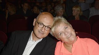 EXCLU À Vaison-la-Romaine, Benoist, le mari de Mimie Mathy, s'est lancé dans une activité très prenante : "Il commence à être reconnu par ses pairs"