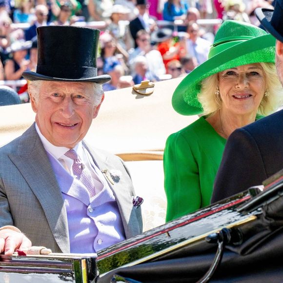 La maladie a été détectée lors d’une opération pour une hypertrophie bénigne de la prostate.

Des membres de la famille royale assistent au deuxième jour du Royal Ascot à l’hippodrome d’Ascot, en Angleterre. Sur la photo : le roi Charles III d'Angleterre, la reine Camilla (Camilla Parker Bowles, reine consort d'Angleterre).

Backgrid USA / Bestimage