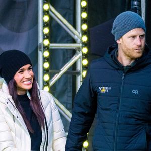 Tout comme sur le blason de la ville. La maire de la commune espagnole demande alors à ce que Meghan Markle change son logo.

Le prince Harry et Meghan Markle font une apparition lors de la célébration de bienvenue à Whistler pendant les Invictus Games Vancouver Whistler 2025. Le couple a rejoint les athlètes et les supporters au Canada pour donner le coup d'envoi des prochains jeux. ©Backgrid USA / Bestimage