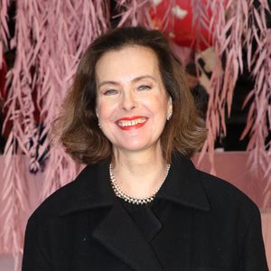 Carole Bouquet vit avec de fortes douleurs chroniques depuis une chute survenue dans l'une de ses maisons à Pantelleria.

Carole Bouquet lors du défilé de Mode Chanel - Front Row, Collection Haute Couture Printemps/Été 2026, dans le cadre de la Fashion Week de Paris.

© Bertrand Rindoff / Bestimage