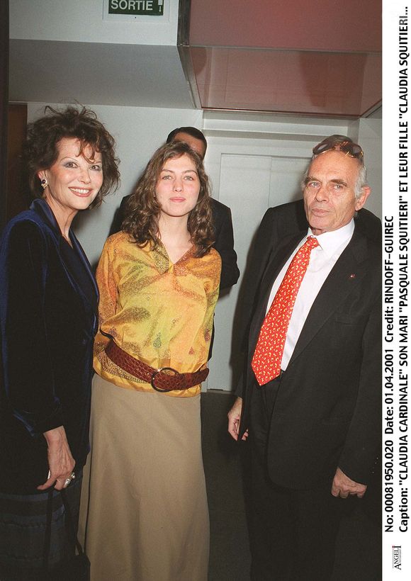 Archives - Claudia Cardinale, Pasquale Squitieri et leur fille Claudia.

Photo : Angeli-Rindoff / Bestimage