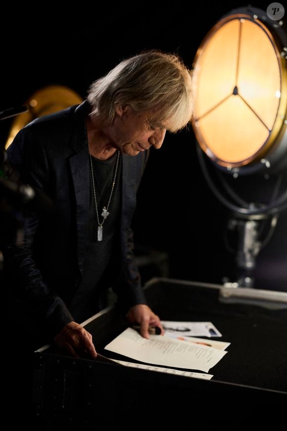 Exclusif - Jean Louis Aubert - Backstage - Enregistrement de l'émission "Eternel Aznavour, le concert événement", diffusée le 18 octobre sur France 3
© Cyril Moreau-Christophe Clovis / Bestimage
