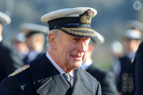 Le roi Charles III d'Angleterre observe les divisions du Lord High Admiral au Britannia Royal Naval College à Dartmouth. Photo par PA Photo/ Bestimage