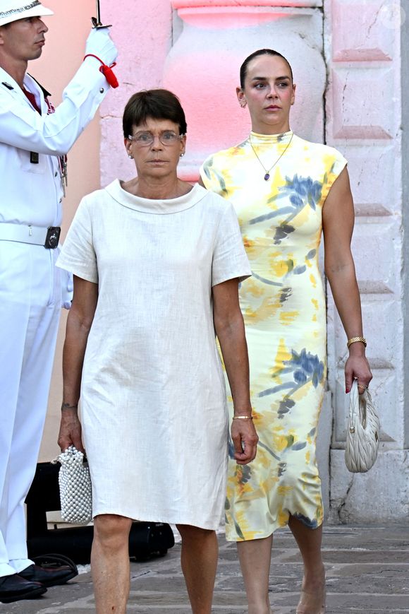 La princesse Stéphanie de Monaco et sa fille Pauline Ducruet - Célébration des 20 ans de règne du prince souverain Albert II de Monaco sur la place du Palais à Monaco, le 19 juillet 2025. © Bruno Bebert/Bestimage